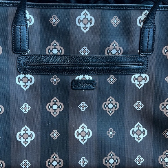 Brighton bag in good condition, spacious, well designed. Has some sighs of wear. - Picture 5 of 7